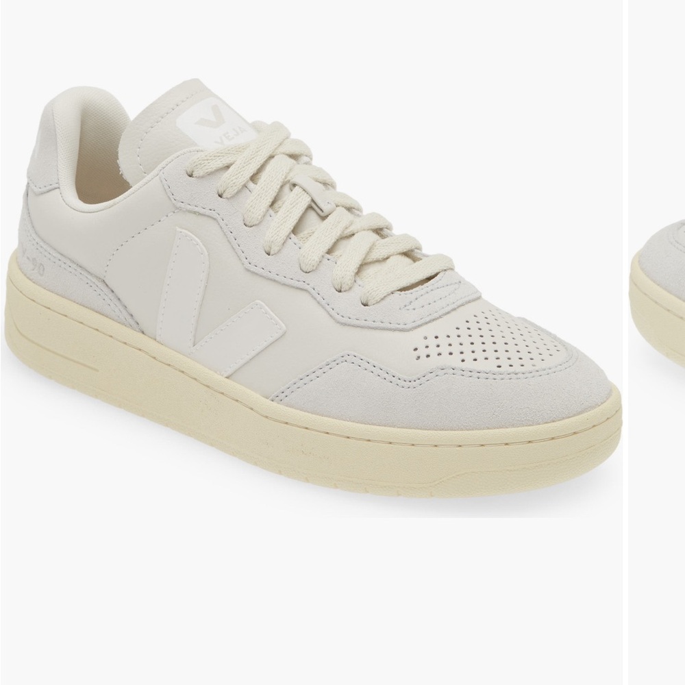 women  VEJA V-90 leather  Sneaker. Women size 38 (7)Gravel white